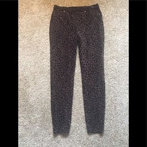 Women’s M, leopard print, stretch leggings, NWOT
